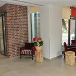 Zur Krone فندق