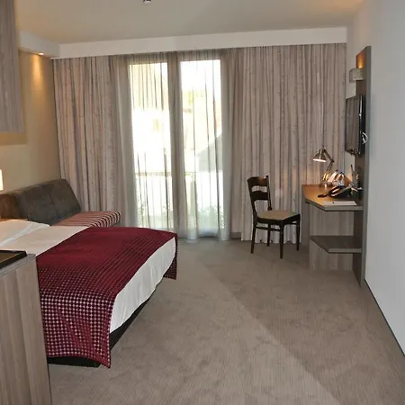 Zur Krone Hotel 3*
